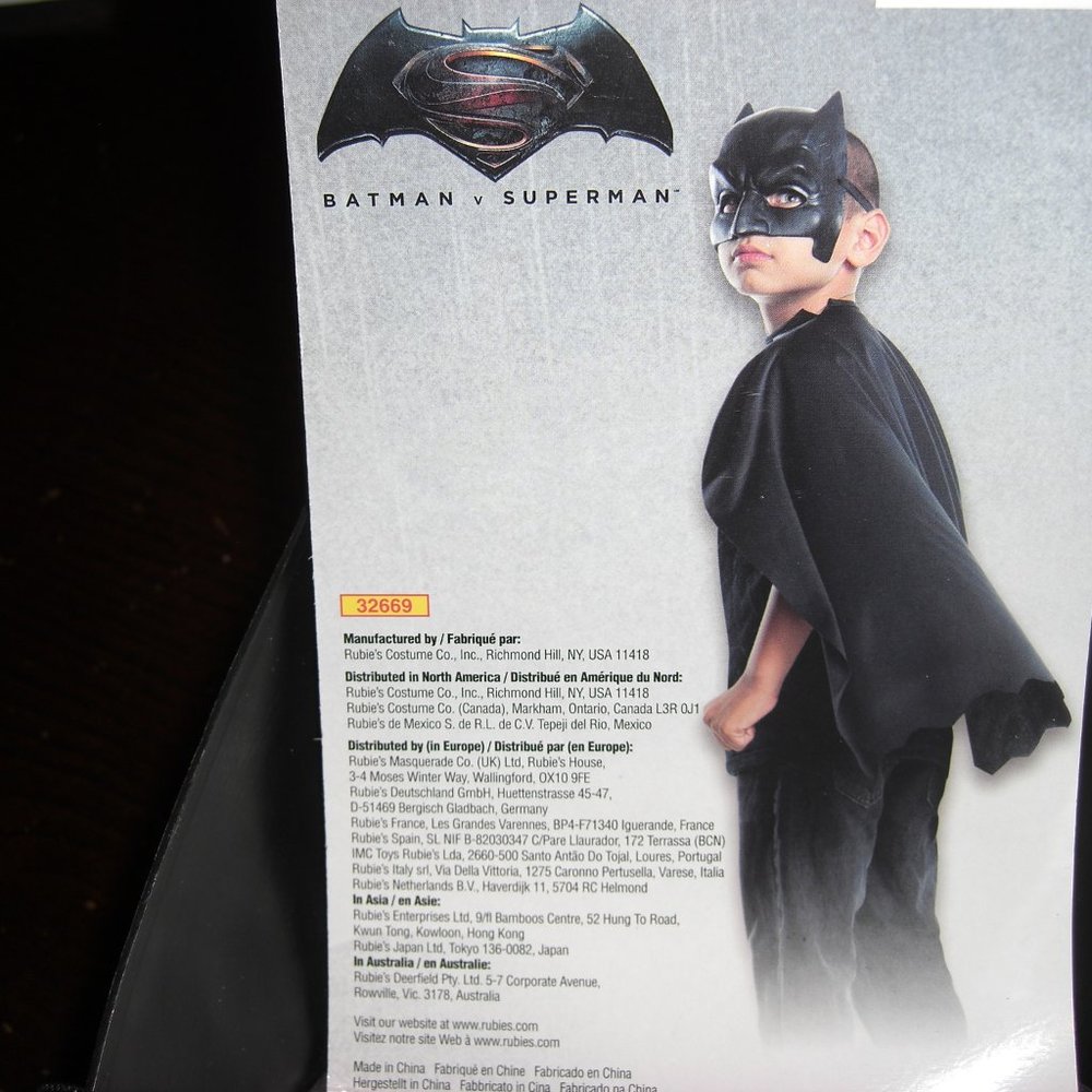 Batman DC Comics Kid's Youth Mask and Cape New one size fits most costume
